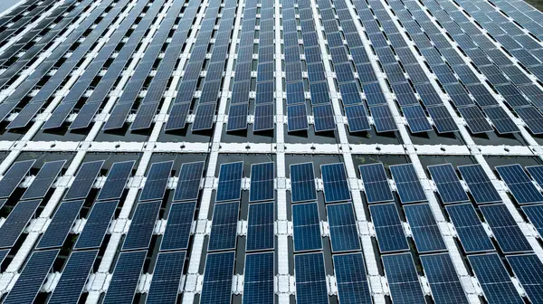 Yüzen güneş paneli platformu sistemi, yüzen güneş fotovoltaik panel sistemi Endüstri gölü su havuzu yenilenebilir enerji tasarrufu temiz hidroelektrik enerjisi.