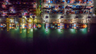 Hava görüşü konteynır konteynırı kargo taşımacılığı gece uluslararası, Global iş taşımacılığı ithalat lojistik nakliye konteynır gemisi, konteyner kargo gemisi deniz taşımacılığı.