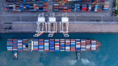 Aerial view konteynır kargo gemisi nakliye uluslararası, Global ticari nakliye ithalat ihracat lojistik nakliye konteynır gemisi, konteynır kargo gemisi deniz konteynır gemisi.