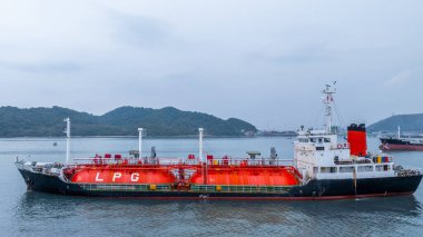 Derin mavi denizde LPG doğalgaz tanker gemisi, Global işletme nakliyat ithalat lojistik nakliye petrol ve doğalgaz tanker gemisi, denizde sıvılaştırılmış petrol LPG tanker gemisi