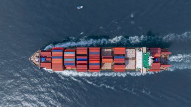 Aerial view konteynır kargo gemisi nakliye uluslararası, Global ticari nakliye ithalat ihracat lojistik nakliye konteynır gemisi, konteynır kargo gemisi deniz konteynır gemisi.