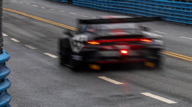 Hareket bulanık yarış arabası hız yolunda, hareket bulanık süper araba yarışı sokak pistinde, otomobil otomotiv taşıma aracı arka planda,