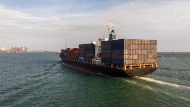 Aerial view konteynır gemisi kargo taşımacılığı uluslararası, Global ticari nakliye ithalat ihracat lojistik nakliye konteynır gemisi, konteyner gemisi kargo deniz konteynır gemisi.