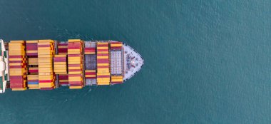 Aerial view konteynır gemisi kargo taşımacılığı uluslararası, Global ticari nakliye ithalat ihracat lojistik nakliye konteynır gemisi, konteyner gemisi kargo deniz konteynır gemisi.