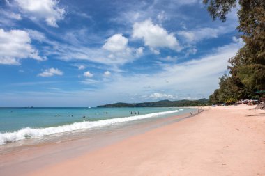 Tayland 'ın Phuket adasındaki güzel Bangtao plajı.