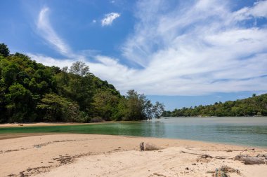 Tayland 'ın Phuket adasındaki güzel Bangtao plajı.