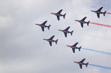 Le Bourget, Fransa - 25 Haziran 2017: Patrouille Acrobatique de Uluslararası Paris Air Show Fransız bayrağının yapma France