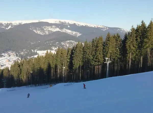 Kayak, kayak pisti, dağ zirvesi, karlı arazi, kış doğası, dağlar, Karpatlar, Bukovel, Ukrayna