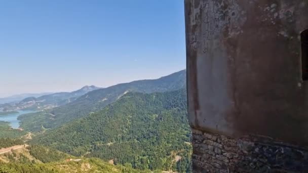 Vista Varanda Mosteiro Panagia Pelekiti Lago Plastiras Tessália Grécia — Vídeo de Stock