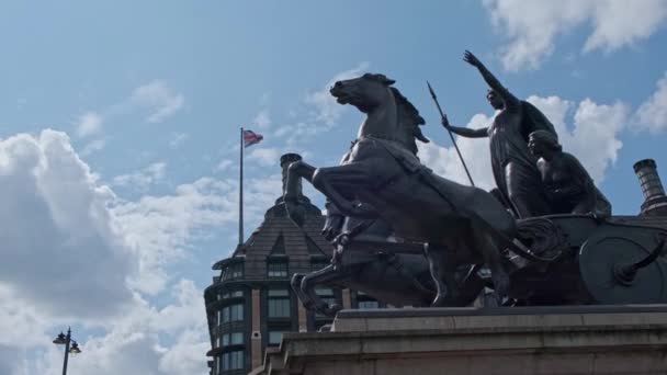 Лондон Велика Британія Червня 2023 Року Статуя Boadicea Big Ben — стокове відео