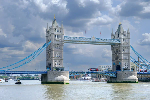 Słynny Tower Bridge Łączący Londyn Southwark Nad Tamizą Wschodnim Londynie — Zdjęcie stockowe