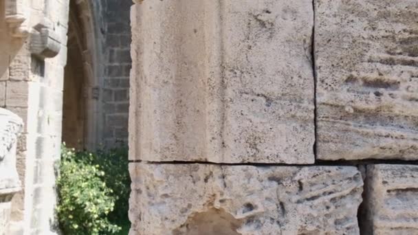 Kıbrıs Adası Kyrenia Yakınlarındaki Bellapais Manastırı — Stok video