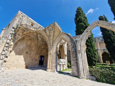 Kıbrıs adası Kyrenia yakınlarındaki Bellapais Manastırı