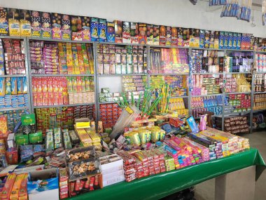 Kuala lumpur, Malezya - Mart 15, 2018: Küçük kasabada piyasada çeşitli baharatlar. Bazı küçük baharatlar... 