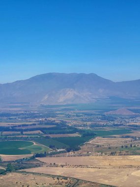 Bir dağ vadisi manzarası