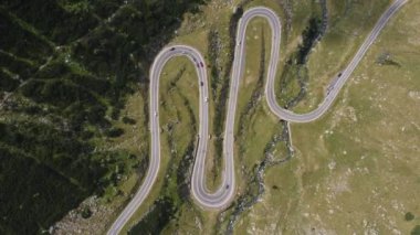 Romanya 'nın Transfagarasan karayolu üzerindeki hava sahnesi