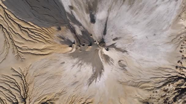 空中俯瞰活跃的泥巴火山 泥巴火山预订 Buzau 罗马尼亚 — 图库视频影像
