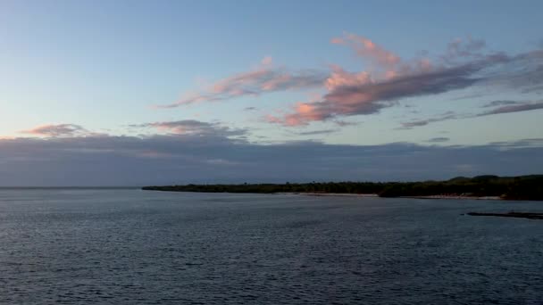 Aerial Drone Βίντεο Όμορφο Σημείο Ηλιοβασιλέματος Παραλία Paliton Χρυσή Ώρα — Αρχείο Βίντεο