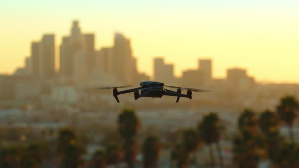Footage Drone Flies Skyline Backdrop Golden Sunset Downtown Los Angeles — Stok video