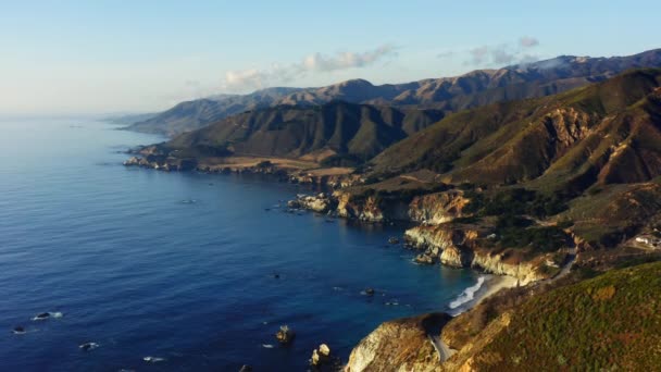 Imagens Drones Aéreos Uma Montanha Longo Costa Pacífico Monterey Parque — Vídeo de Stock