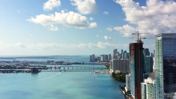 Cinematic Drone View Modern Miami Landscape Sunny Summer Day Blue – Stock-video