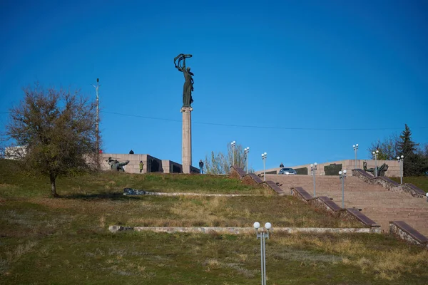 ウクライナ カーソン 11月14 2022 栄光の記念団地公園での第二次世界大戦の勝利への記念碑 — ストック写真