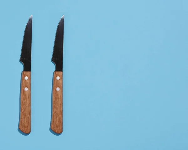 Kés Fából Készült Fogantyúval Kék Háttérrel Felülnézetből Fénymásolási Hely — Stock Fotó
