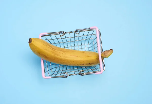 Ripe Banana Miniature Shopping Cart Blue Background Representing Concept Selling — Stock Photo, Image