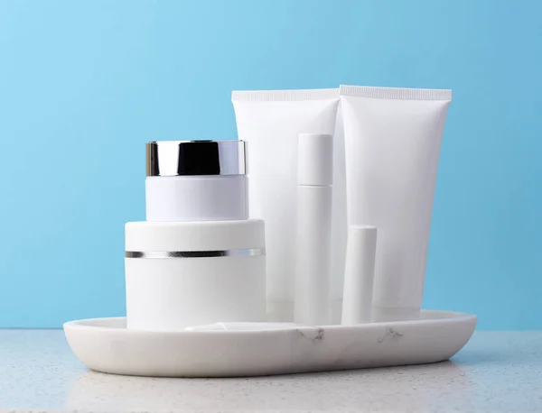 White Plastic Tube Jar Cosmetics Container Gel Cream Tonic Advertising — Stockfoto