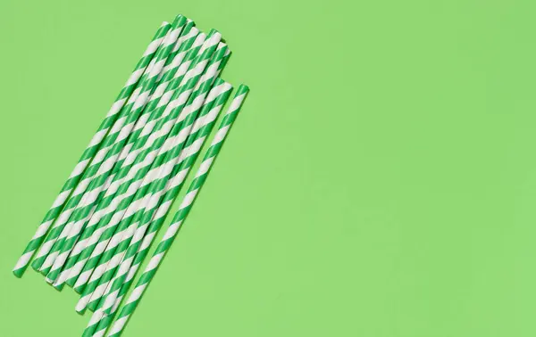 Paper Cocktail Straws Green Background Top View — Stock Photo, Image