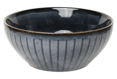 İzole edilmiş arka planda çorba ya da salata için mavi seramik tabak, kapat