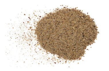 İzole edilmiş arka planda kara biberler, baharat. Kapat.