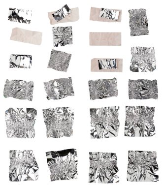 Çeşitli buruşuk folyolar izole arka planda şeker ambalajları kullanıldı.