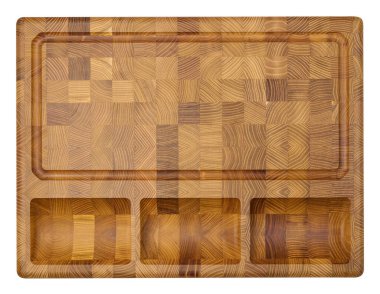 Ağaç dalından yapılmış dikdörtgen kesme tahtası, izole bir zemin. Ana kesim alanı ve alt kenar boyunca üç küçük entegre tepsi içerir.