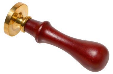 Ahşap saplı balmumu mühür ve izole arkaplanda pirinç mühür.
