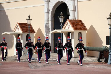 Monako, Monako - 11.19.2022: Monako Ulusal Günü 'nde resmi muhafız yürüyüşü