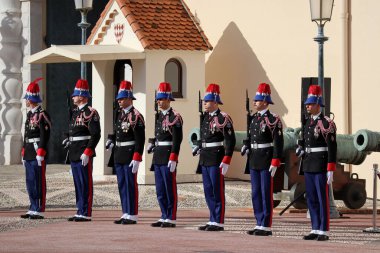 Monako, Monako - 11.19.2022: Monako Ulusal Günü 'nde resmi muhafız yürüyüşü