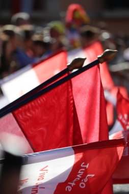 Monako, Monako - 11.19.2022: Ulusal Prensler Günü 'nde Monako Bayrakları - Hükümdarlık Prensleri Günü