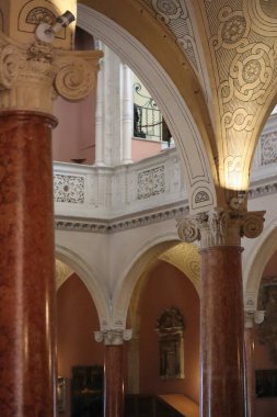 Saint-Jean-Cap-Ferrat, Fransa - 29 Temmuz 2021: Saint-Jean-Cap-Ferrat yarımadasındaki ünlü villanın içi