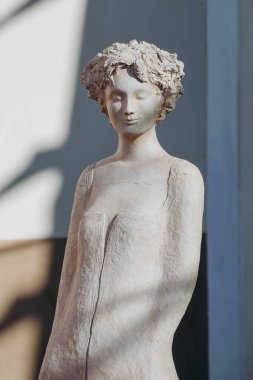 Eze, Fransa - 19.02.2023: Fransız Rivierası 'nda Jean-Philippe Richard tarafından yapılan heykellerin yakın çekimi