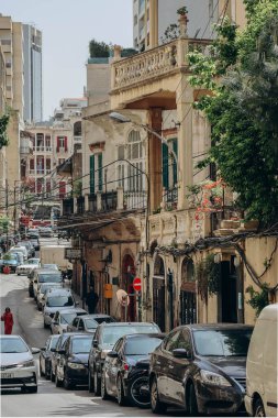 Beyrut, Lübnan 24.04.2023: Beyrut 'un Achrafieh ilçesindeki eski evler