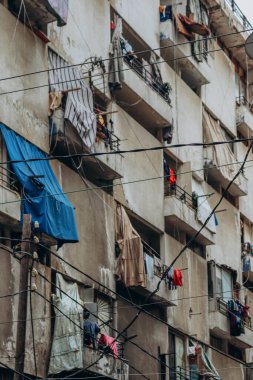 Beyrut, Lübnan 24.04.2023: Beyrut 'taki eski otantik cepheler ve binalar