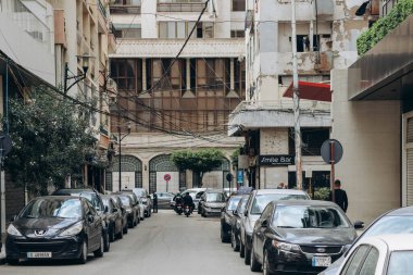 Beyrut, Lübnan 24.04.2023: Beyrut 'taki eski otantik caddeler ve binalar