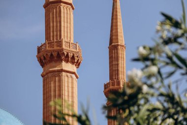 Muhammed el-Emin Camii 'nin kapatıldığı Beyrut şehir merkezinde bulunan Sünni Müslüman camii..