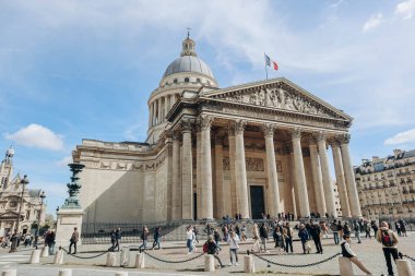 Paris, Fransa - 16 Nisan 2023: Paris, Fransa 'nın 5. arrondissement bölgesindeki ünlü bir anıt.