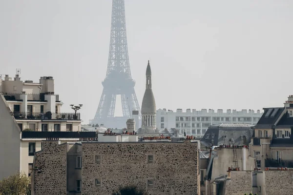 Vista Los Tejados Parisinos Torre Eiffel Desde Distrito París —  Fotos de Stock
