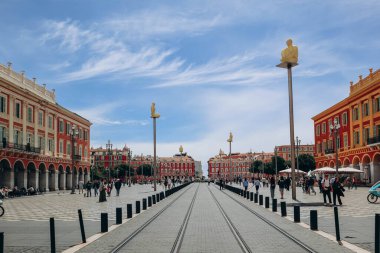 Güzel, Fransa - 15 Mayıs 2023: güneşli bir günde Massena 'yı Nice' in merkezine yerleştirin