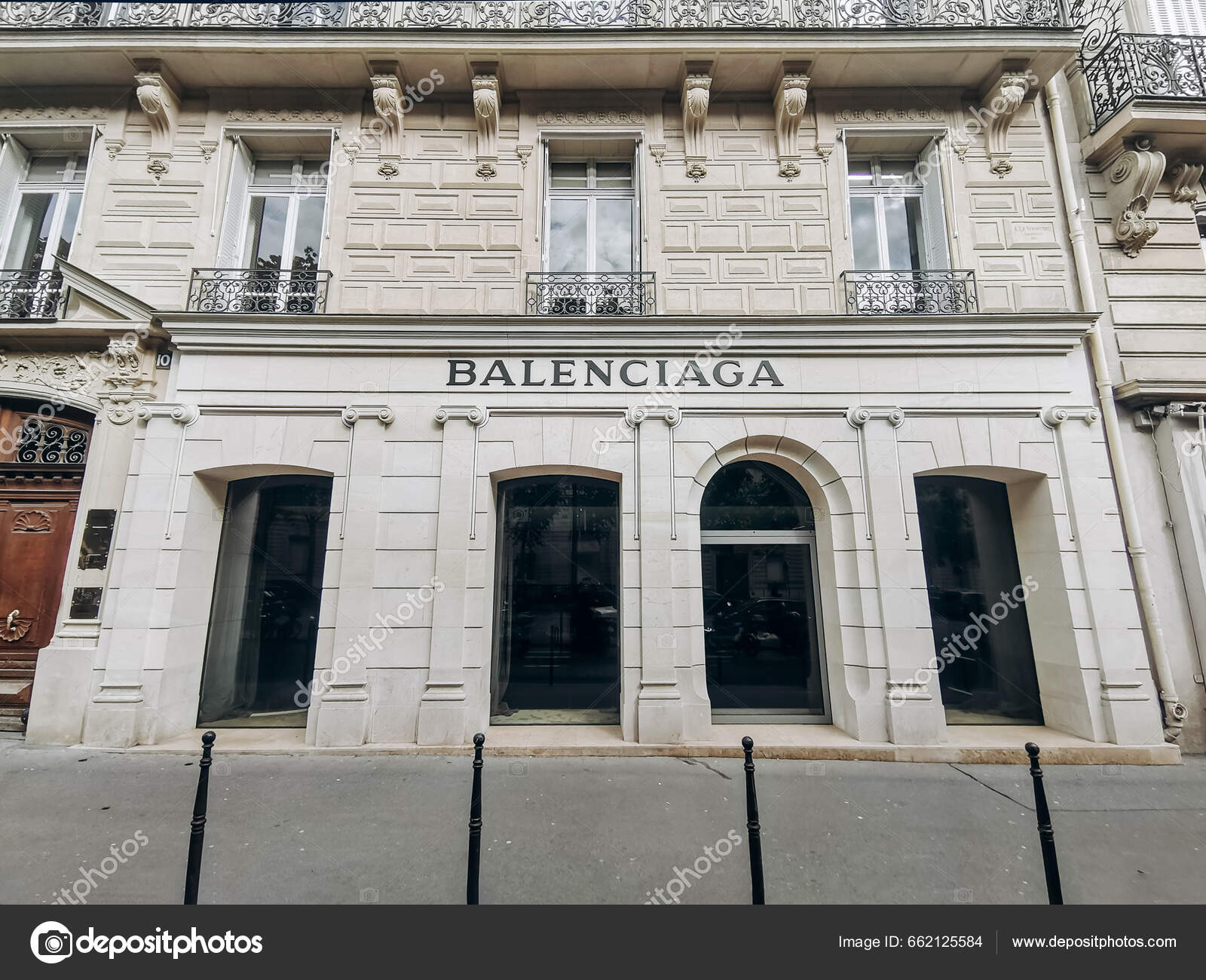 Facade Balenciaga Historic Boutique Avenue George Paris – Stock Editorial  Photo © andreiiantipov.gmail.com #662125584