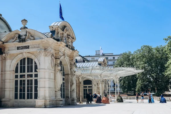 Vichy, Fransa - 18 Haziran 2023: Vichy, Fransa 'daki Parc des Resources' taki Opera Binasına Giriş