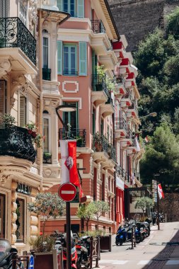 Monako, Monako - 25 Haziran 2023: Monako Prensliğinin güzel cepheleri